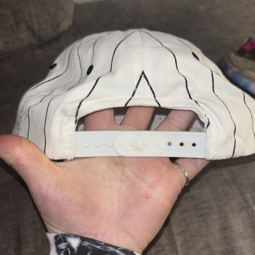 CAT fitted hat - Picture 3 of 6